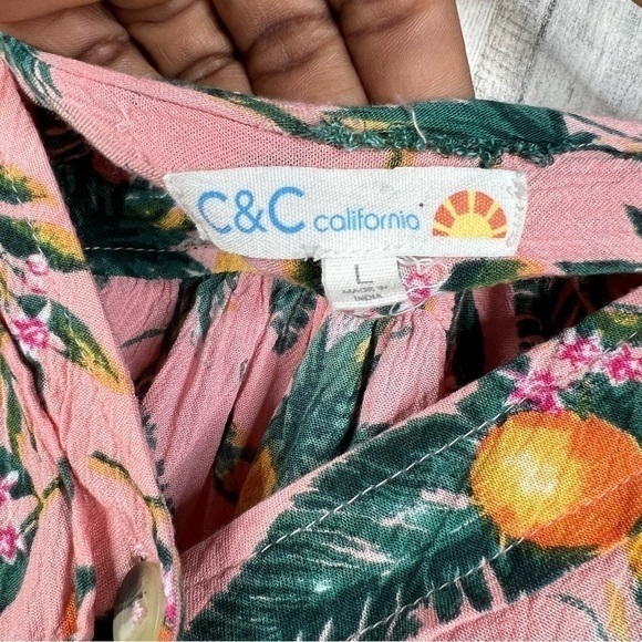 C&C California Blouse Size Large Short Sleeves Button Up Shirt Tropical Vacation - Picture 5 of 11